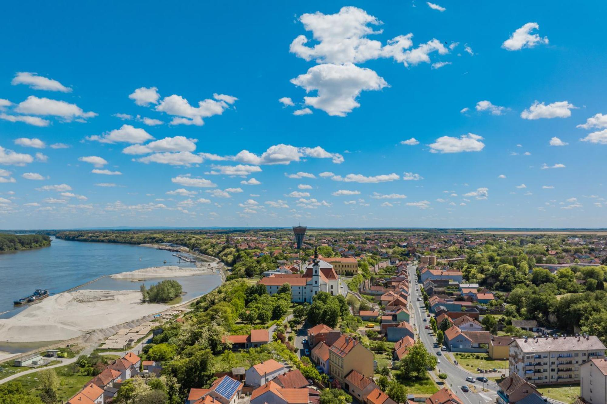 Apartman Sanda Vukovar Eksteriør billede